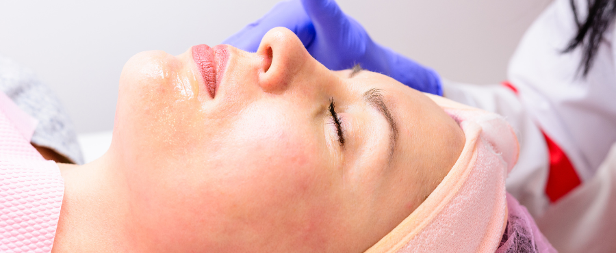 "Pilling” (bolitas) al mezclar skincare y maquillaje: causas y soluciones probadas